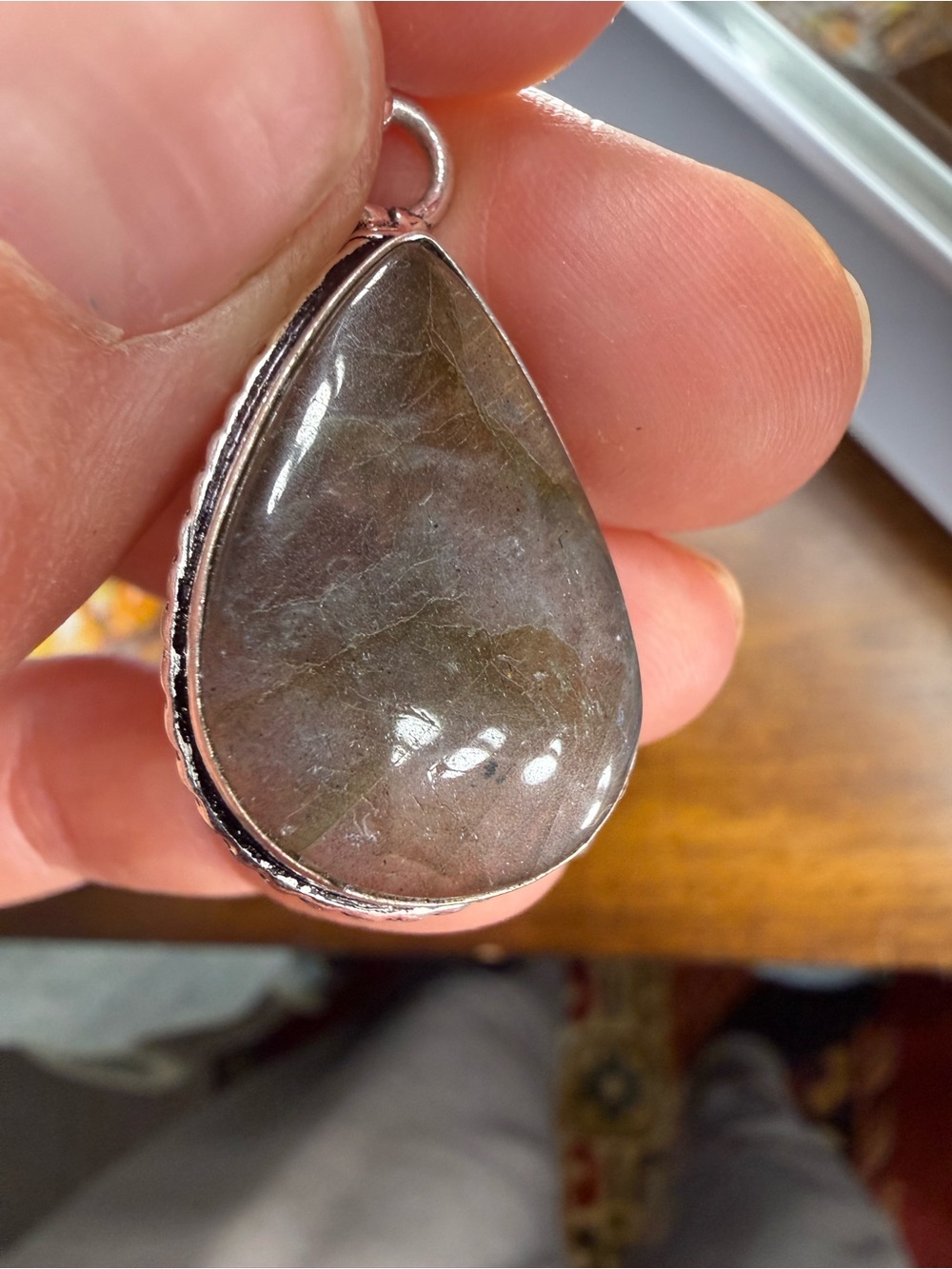 Teardrop Labradorite Pendant - Picture 4 of 5
